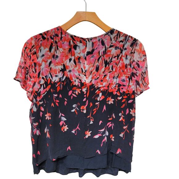 St. John 100% Silk Short Sleeve Tiered Floral Print Top Size 16 Feminine Flowy - Picture 2 of 12
